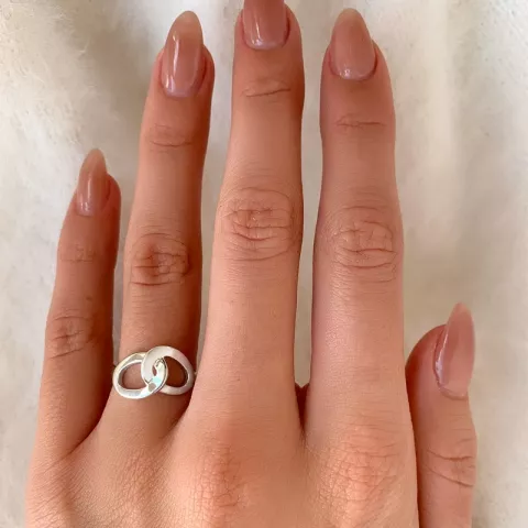 Matter ovaler Ring aus Silber