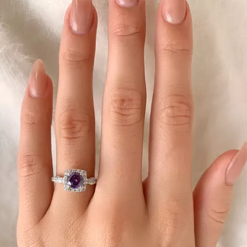 violettem Zirkon Ring aus Silber