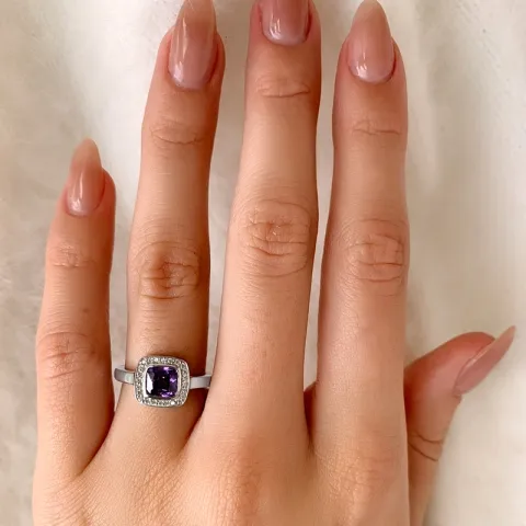 Viereckigem violettem zirkon ring aus silber