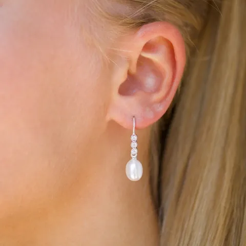 lange Perle Ohrringe in Silber