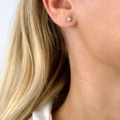 2 x 0,20 ct Solitärohrstecker in 14 Karat Gold mit Diamant