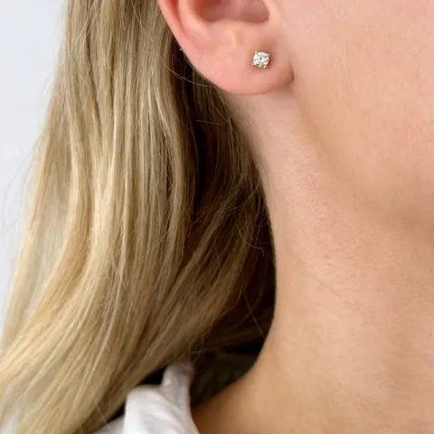 2 x 0,20 ct Solitärohrstecker in 14 Karat Gold mit Diamant