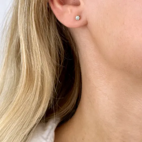 2 x 0,10 ct Solitärohrstecker in 14 Karat Gold mit Diamant