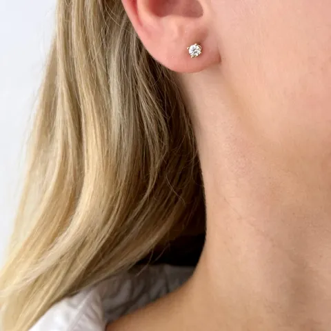 2 x 0,20 ct Solitärohrstecker in 14 Karat Gold mit Diamant