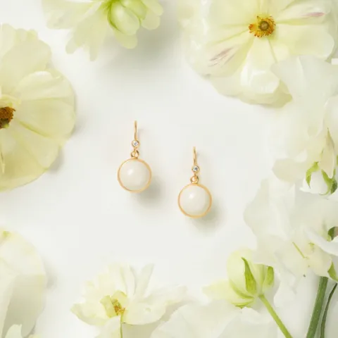 Julie Sandlau Prime Ivory Ohrringe in vergoldetem Sterlingsilber weißem Bergkristall