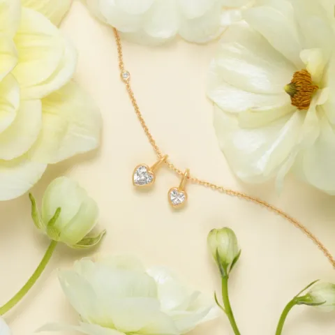 Julie Sandlau Amorina Herz Anhänger in vergoldetem Sterlingsilber weißem Zirkon