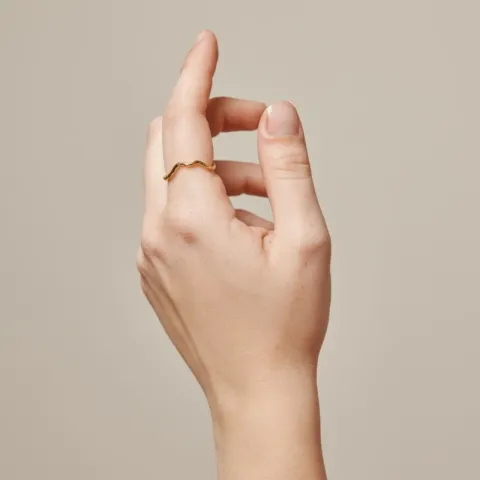Enamel Sway Sway Ring in vergoldetem Sterlingsilber