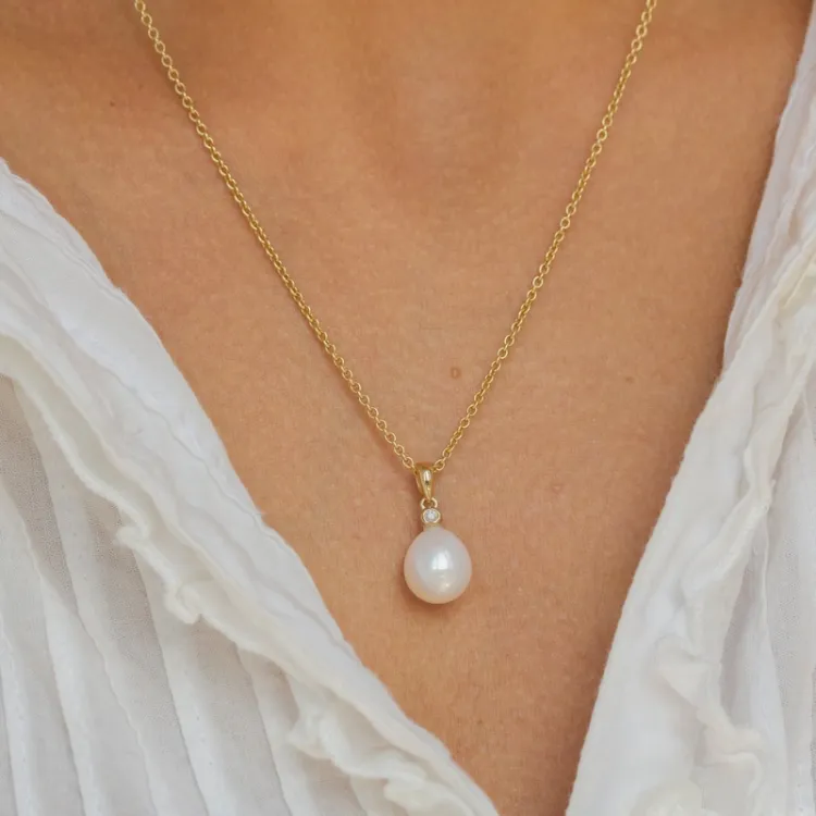 Ovaler perle diamantanhänger in 14 karat gold 0,02 ct