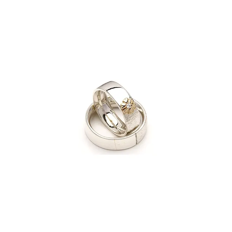 Trauringe von rs of scandinavia in Silber und Gelbgold