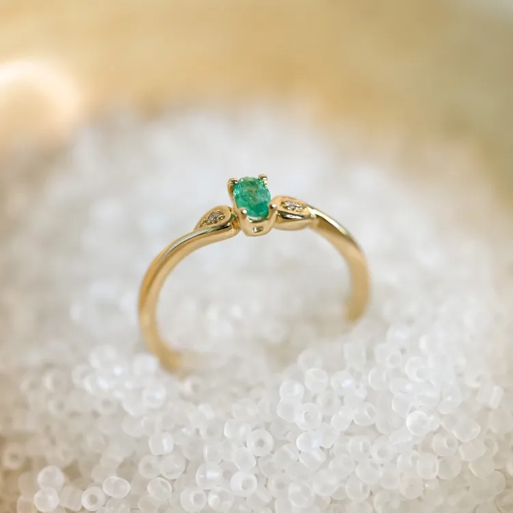 Smaragd Diamantring in 14 Karat Gold 0,25 ct 0,008 ct