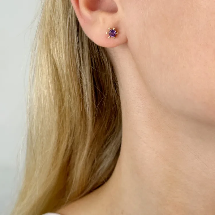 2 x 0,22 ct Amethyst Solitärohrstecker in 14 Karat Gold mit Amethyst