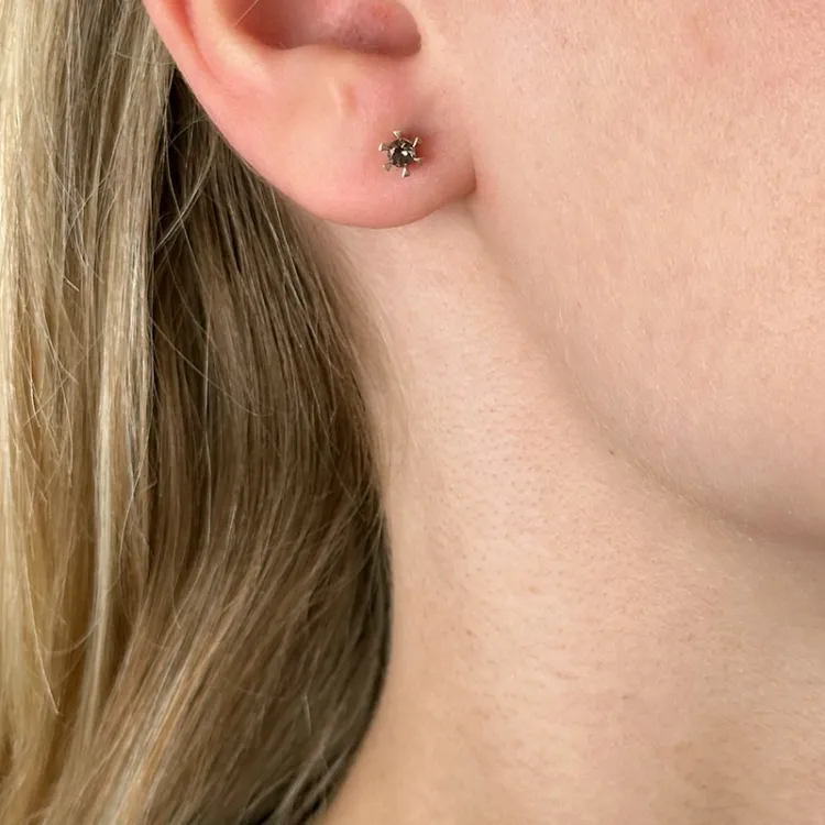 2 x 0,10 ct rauchfarbenen Quarz Solitärohrstecker in 14 Karat Gold mit Rauchquarz