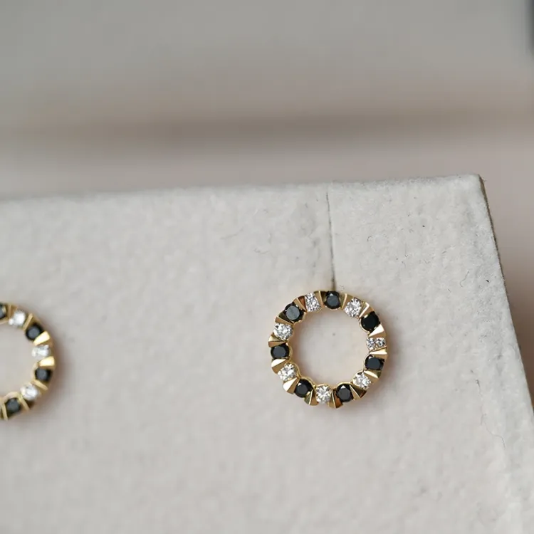 runden schwarzem Diamant Ohrstecker in 14 Karat Gold mit Diamant und schwarz Diamant 