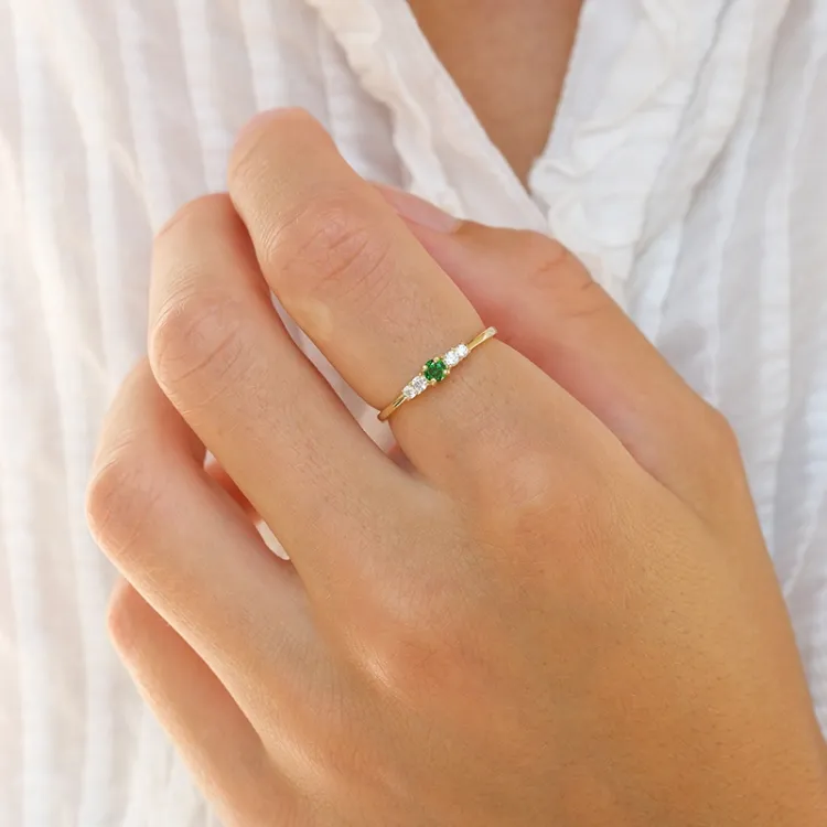 eng grünem Zirkon Ring aus 9 Karat Gold - Gold Collection