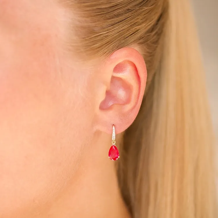 tropfenförmiger Ohrringe in 9 Karat Gold mit synthetische Rubin und Zirkon - Gold Collection