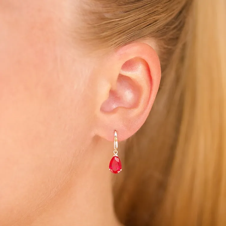 tropfenförmiger Ohrringe in 9 Karat Gold mit synthetische Rubin und Zirkon - Gold Collection