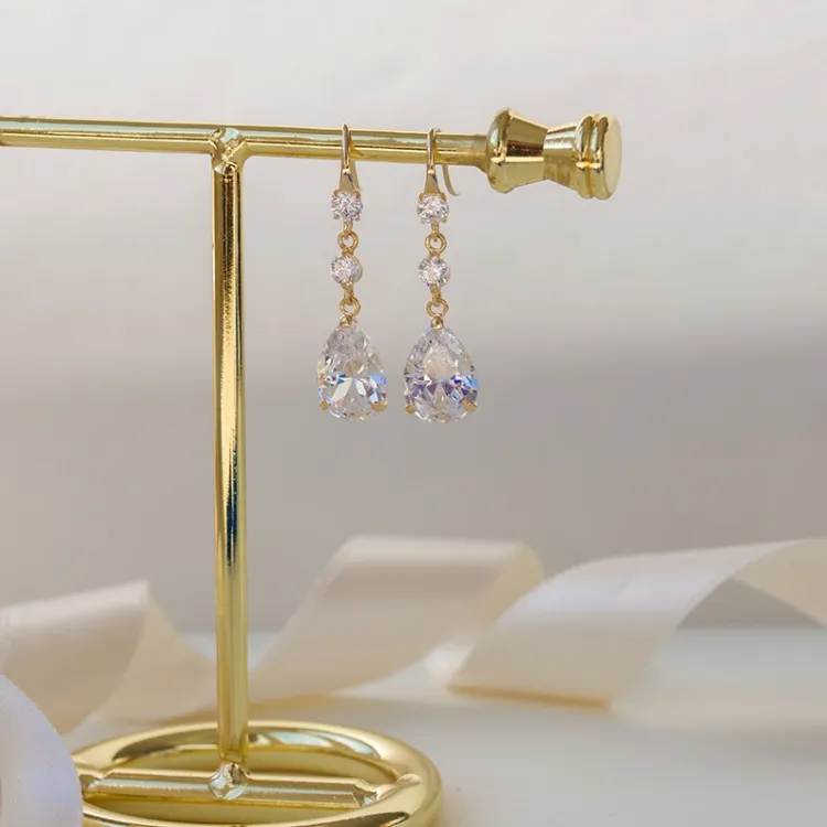 Tropfen Ohrringe in 9 Karat Gold mit Zirkon - Gold Collection