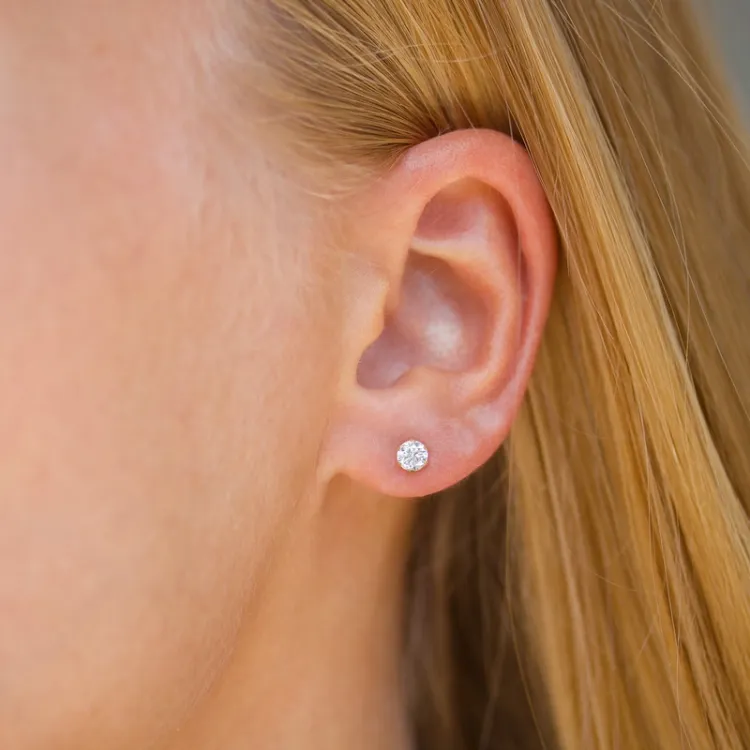 4 mm Ohrstecker in 9 Karat Gold mit Zirkon - Gold Collection