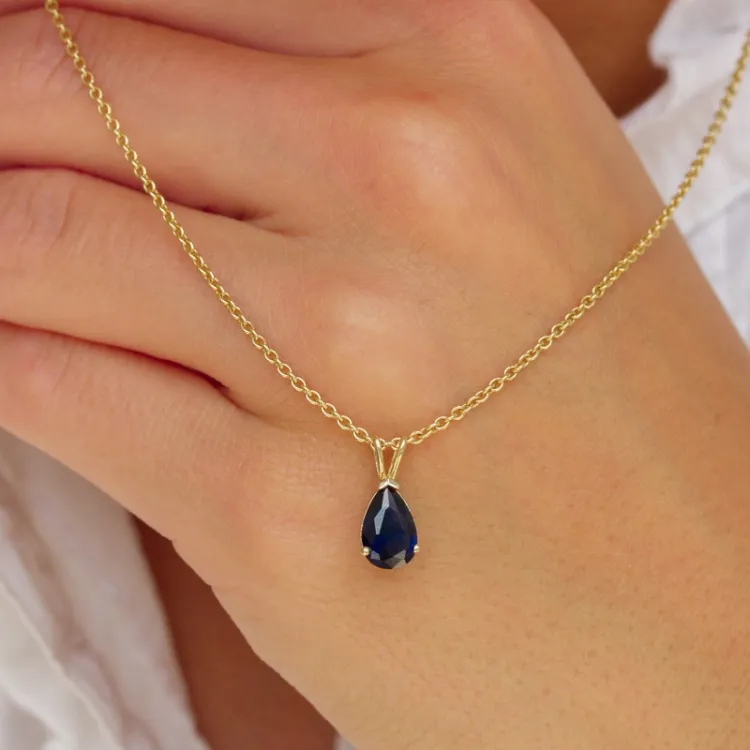 Tropfen blauem synthetische Saphir Anhänger aus 9 Karat Gold - Gold Collection