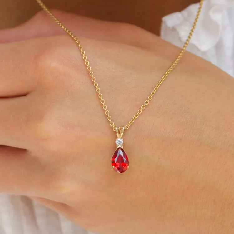 Tropfen rotem Anhänger aus 9 Karat Gold - Gold Collection