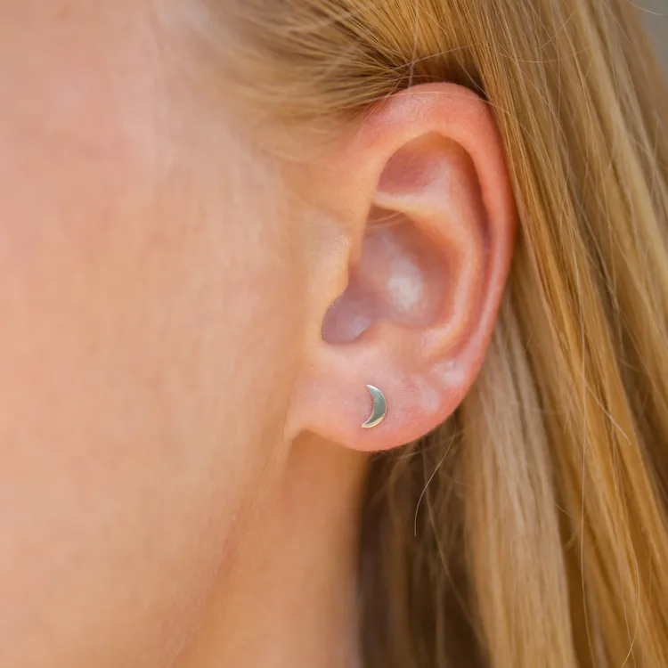 Mond helix piercing in 9 Karat Gold - Gold Collection