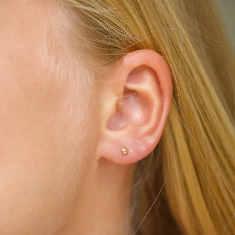 3 mm Kugel Ohrringe in 14 Karat Gold - Gold Collection