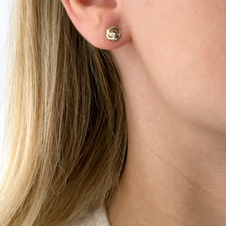 Blumen Goldohrstecker in 14 Karat Gold mit 