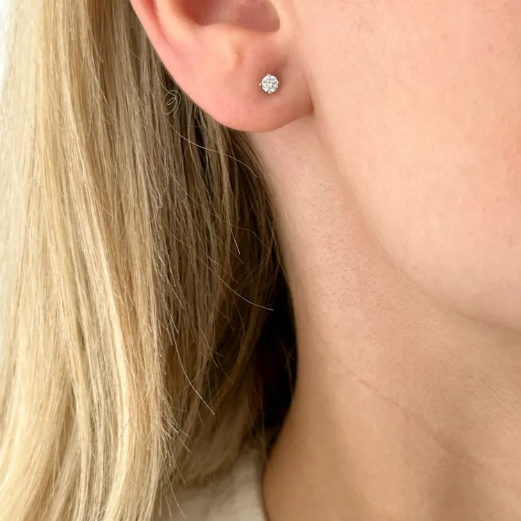 1/2 Paar 3 mm Ohrringe in 14 Karat Gold mit Zirkon - Gold Collection