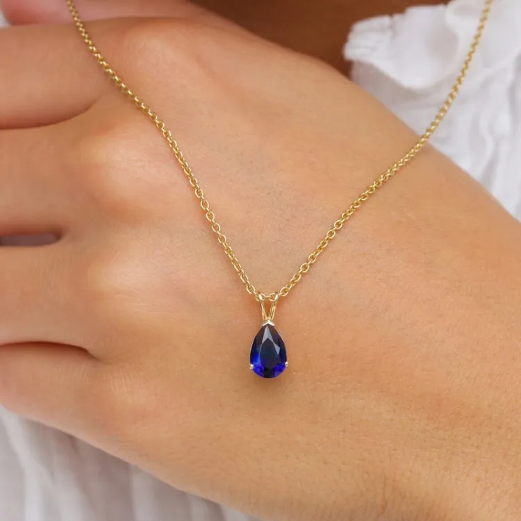 Tropfen blauem synthetische Saphir Anhänger aus 14 Karat Gold - Gold Collection