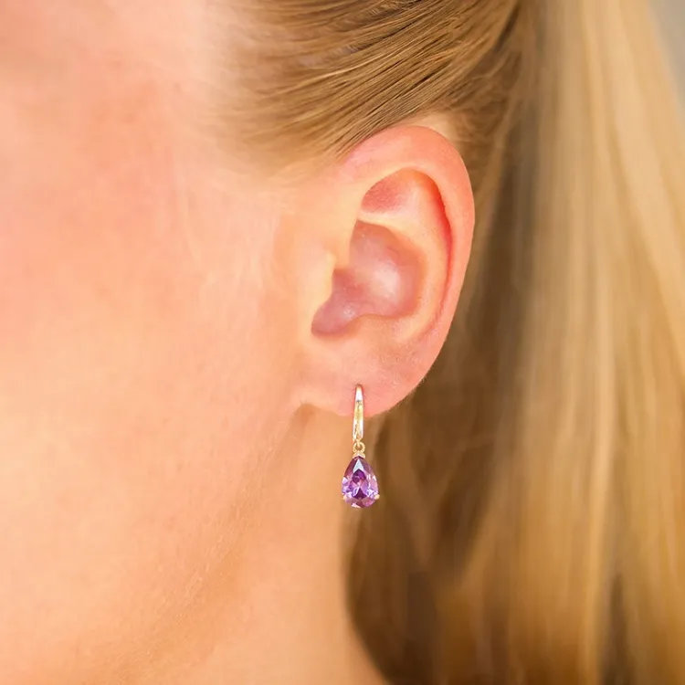 tropfenförmiger Ohrringe in 14 Karat Gold mit synthetisch Amethyst und Zirkon - Gold Collection
