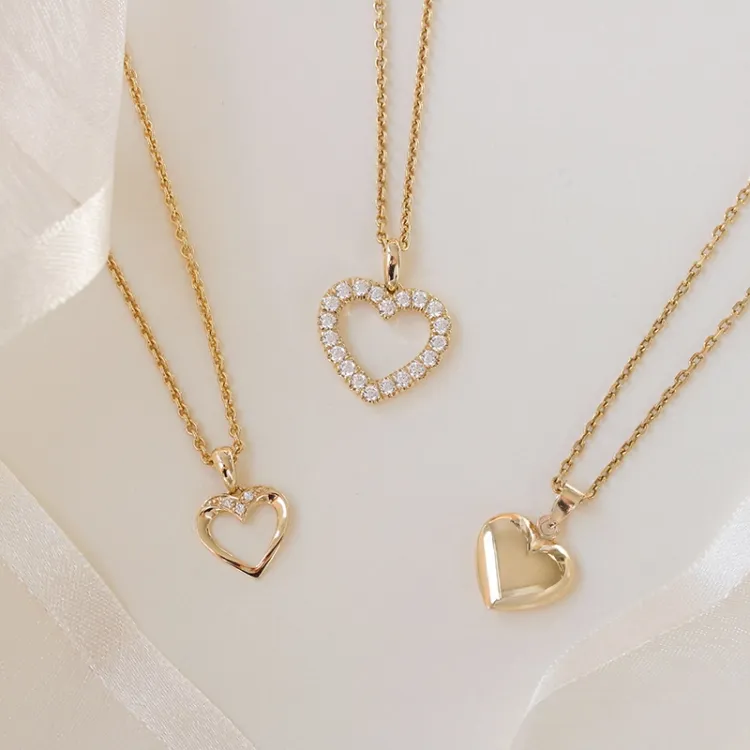 12 x 17 mm Herz Anhänger mit Halskette aus vergoldetem Sterlingsilber und Anhänger aus 8 Karat Gold - Amoré