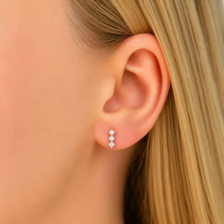 Ohrringe in rhodiniertem Silber mit lab grown Diamant 