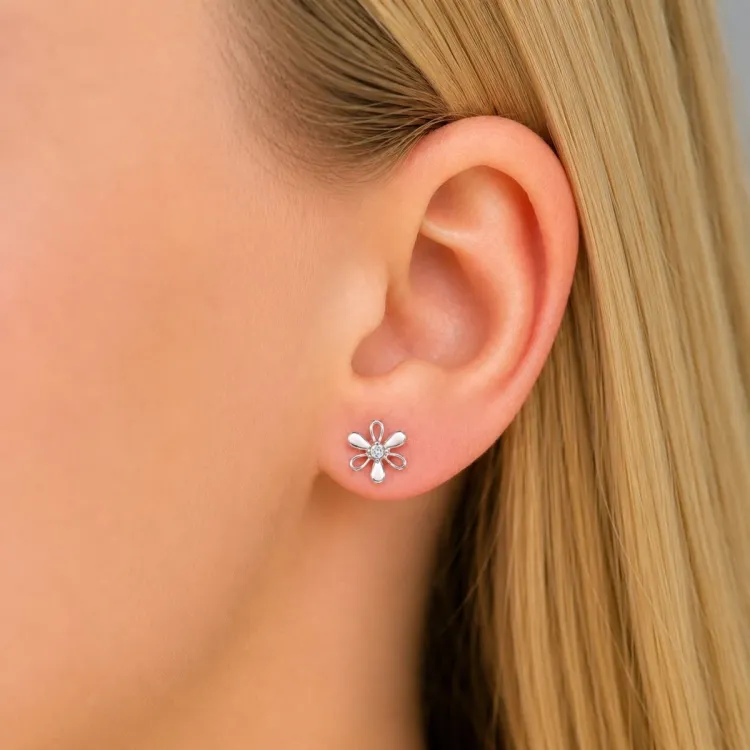 Blumen Ohrringe in rhodiniertem Silber mit lab grown Diamant 