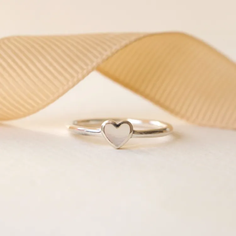 Herzen Mondstein Ring aus Silber