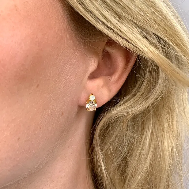 künstliche Opal Ohrstecker in vergoldetem Sterlingsilber