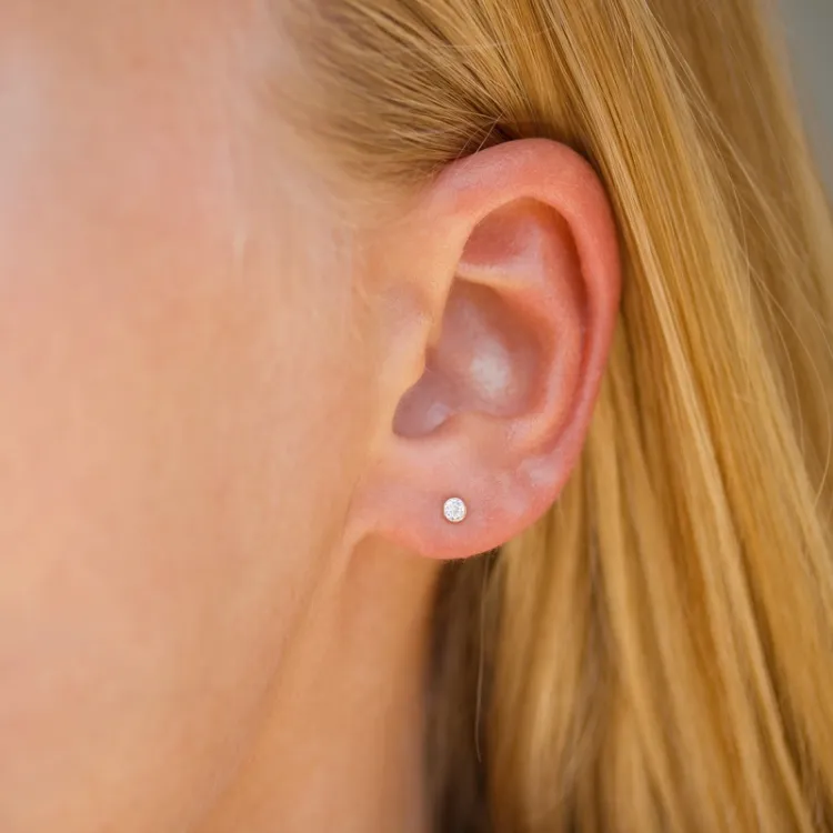 1/2 Paar 2,5 mm Ohrringe in 9 Karat Gold mit Zirkon - Gold Collection