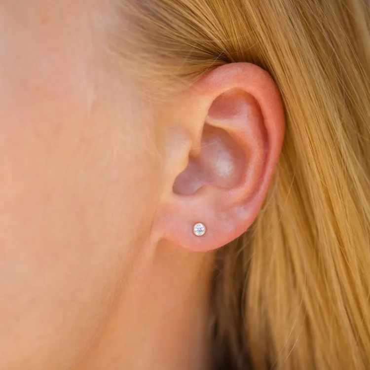 3 mm Ohrstecker in 9 Karat Gold mit Zirkon - Gold Collection