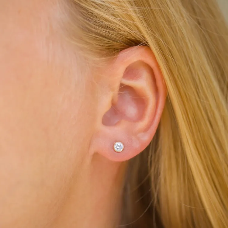 4 mm Ohrstecker in 9 Karat Gold mit Zirkon - Gold Collection