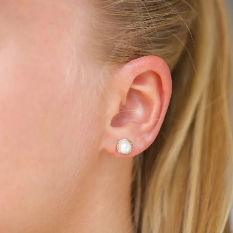 5,5 mm Perle Ohrstecker in 9 Karat Gold - Gold Collection