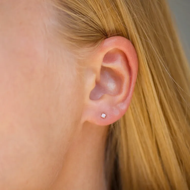 2 mm Zirkon Ohrstecker in 9 Karat Gold mit Zirkon - Gold Collection