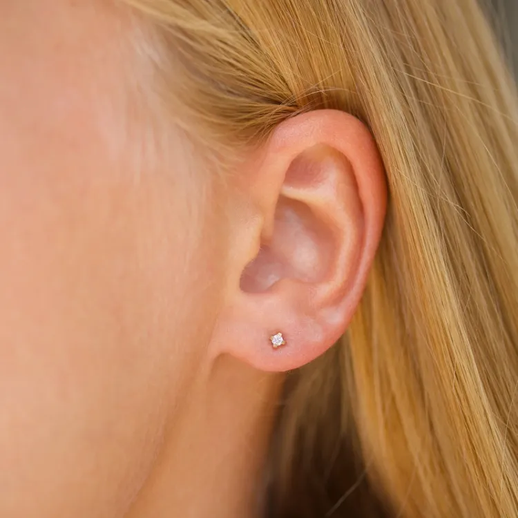 2 mm Zirkon Ohrstecker in 9 Karat Gold mit Zirkon - Gold Collection