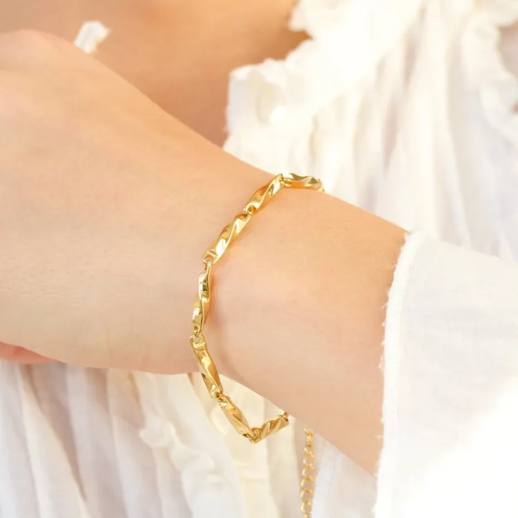 Khaai Studio Chunky Armband in vergoldetem Edelstahl