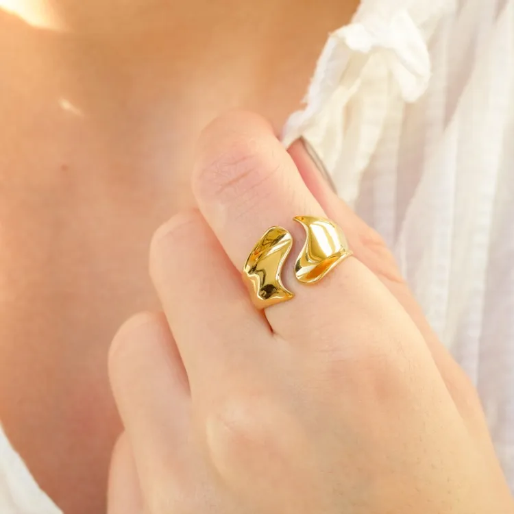 Khaai Studio Horizon justierbar Ring in vergoldetem Edelstahl