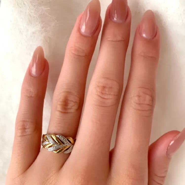 Ring aus 9 Karat Gold mit Rhodium - Gold Collection