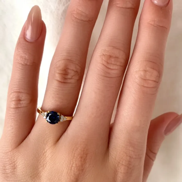 blauem synthetische Saphir Ring aus 9 Karat Gold - Gold Collection