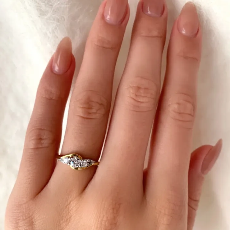 weißem Zirkon Ring aus 9 Karat Gold mit Rhodium
