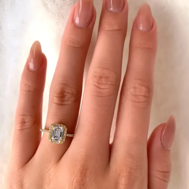 weißem Zirkon Ring aus 9 Karat Gold - Gold Collection