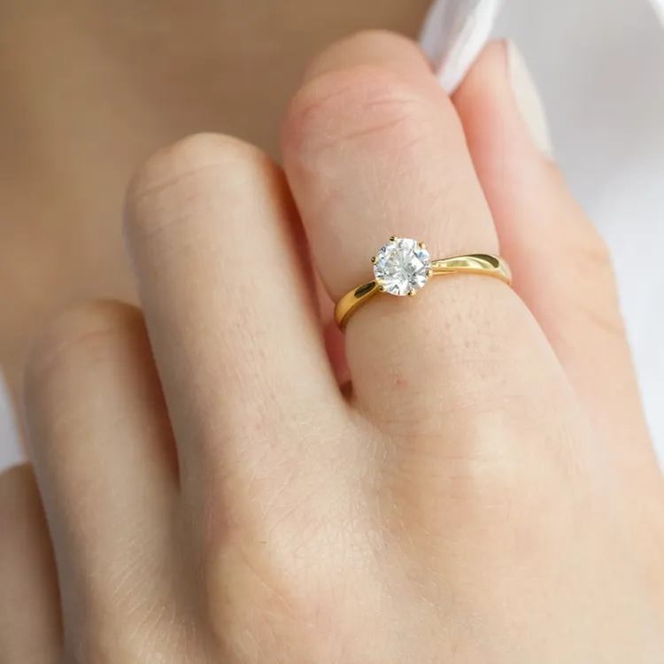 Goldringe: Solitärring aus 9 Karat Gold - Gold Collection