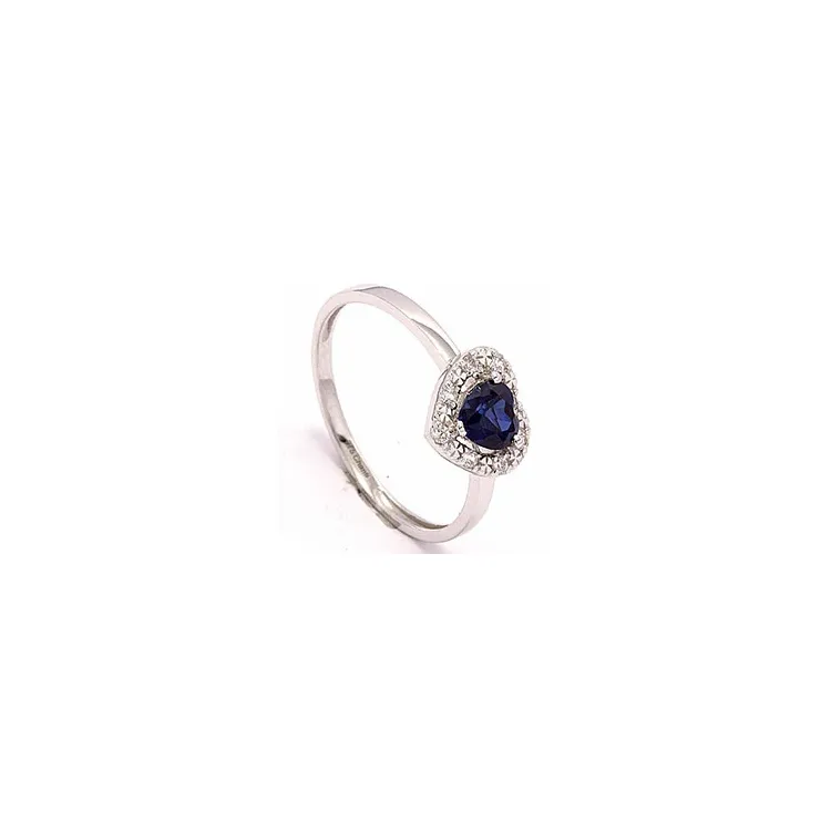 Herz Ring aus 8 Karat Weißgold
