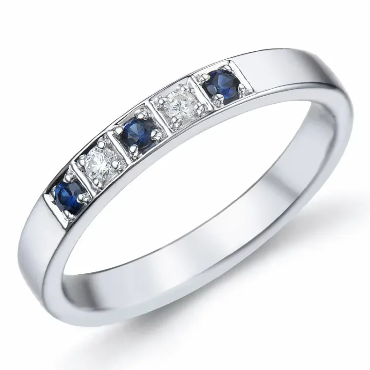 Saphir Memoirering in 14 Karat Weißgold 0,06 ct 0,15 ct